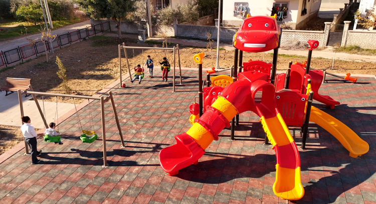 Tarsus Belediyesi kent genelinde parkları yeniliyor 2