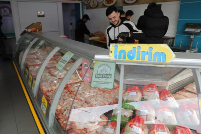 Adana’da tavuk fiyatları sabit kaldı, Ramazan Bayramı’na kadar zam beklenmiyor