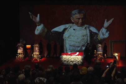 Usta tiyatrocu Haldun Dormen için Harbiye'de tören düzenlendi