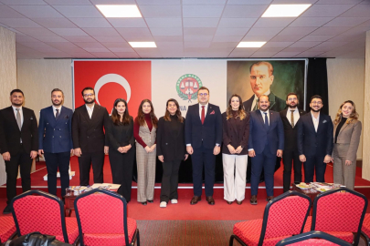 Adana Barosu’nda genç avukatlar baronun geleceğini konuştu