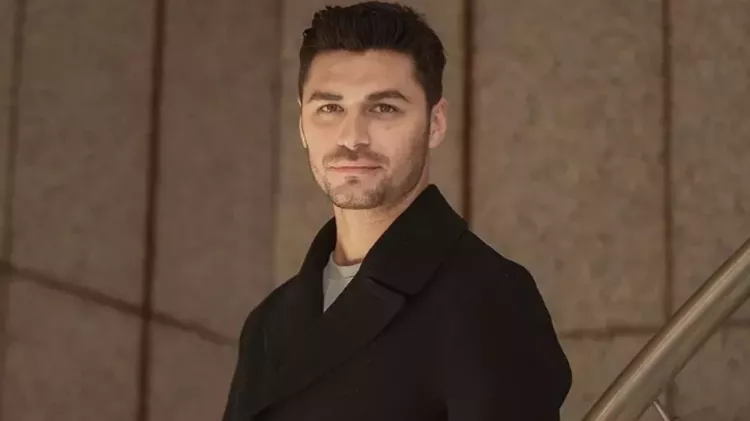 EMRE DİNLER KİMDİR