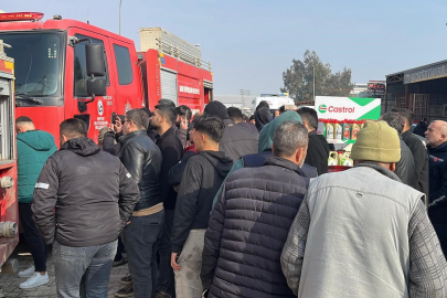 Vatandaşlar yangını cep telefonuyla görüntülemek için yarıştı