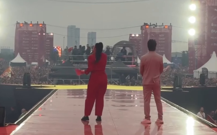 yasemin sakallıoğlu marş