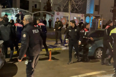 Cinayet davası sonrası adliye önü karıştı, polis müdahale etti: 4 yaralı, 12 gözaltı