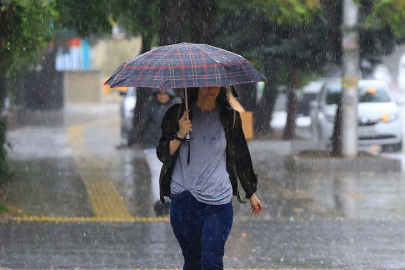 MERSİN’DE HAVA DURUMU ALARMI: 27 OCAL SALI SAAT SAAT KUVVETLİ YAĞIŞ VE GÖKGÜRÜLTÜSÜ BEKLENİYOR