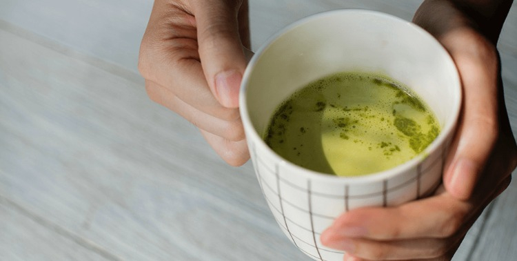 Bezelye Sütlü ve Tarçınlı Matcha Çayı