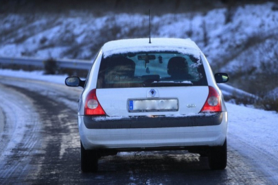 SİYAH BUZ NEDİR? KIŞIN GÖRÜNMEYEN AMA ÖLÜMCÜL YOL TEHLİKESİ