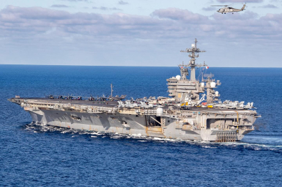 USS Abraham Lincoln bölgeye konuşlandı, Tahran’dan sert uyarı geldi