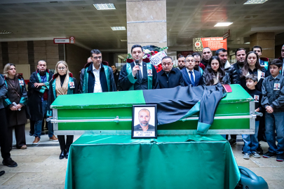Avukat Ali Şimşek Adana Adalet Sarayı’nda son yolculuğuna uğurlandı