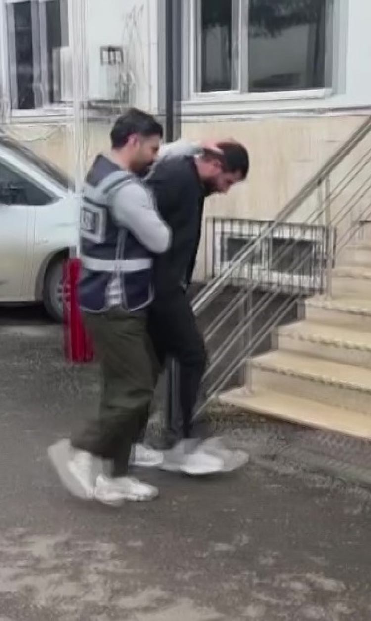 Adana’da eşinin evini tahrip eden şüpheli adliyeye sevk edildi 2