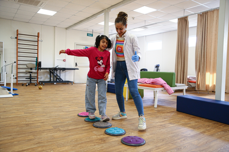Çukurova Üniversitesi ÇOİM, 161 depremzede çocuğa umut oldu 3