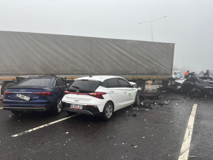 Gaziantep’te sis faciası 8 araç birbirine girdi, 2 ölü, çok sayıda yaralı 2