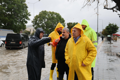 Yüreğir Belediyesi, yağışlara karşı tüm ekipleriyle hazır