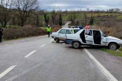 Balıkesir Gönen’de kavşakta feci kaza: 6 kişi yaralandı