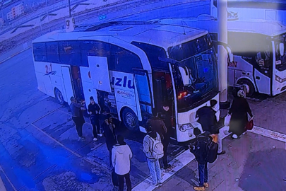 8 Kişinin hayatını kaybettiği otobüs kazası, Isparta’da son yolcu alırken kamerada