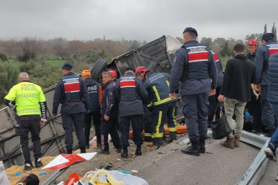 Antalya'da trafik kazası: Ölü ve yaralılar var