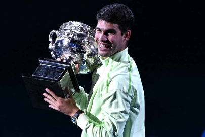 AVUSTRALYA AÇIK’TA TARİHİ ZAFER: CARLOS ALCARAZ 87 YILLIK REKORU KIRARAK ŞAMPİYON OLDU!