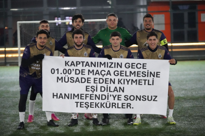 Eşine halı saha izni veren kadına takım arkadaşlarından jest