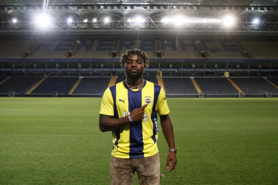 FENERBAHÇE'NİN ESKİ YILDIZI SAINT-MAXIMIN MEKSİKA'DAN KAÇTI! "ÇOCUKLARIMA BULAŞMAKLA HATA YAPTINIZ"