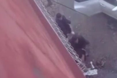 Adana’da bir adam, boşandığı eşini sokak ortasında darp etti