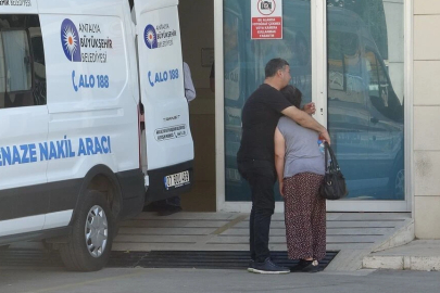 Antalya'da 10 kişinin ölümüyle sonuçlanan kazada acı Adli Tıp Kurumu önüne taşındı