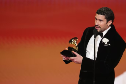 Bad Bunny’den Grammy sahnesinde sert mesaj: ICE protestosu gündem oldu
