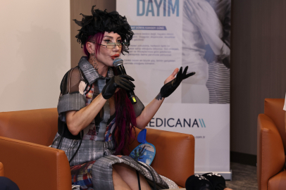 Hande Yener kanser sürecini anlattı: Ameliyat sonrası drenlerle sahneye çıktım