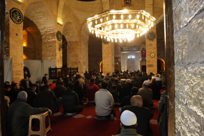 Kozan'da Berat Kandili coşkusu: 6 asırlık cami dolup taştı