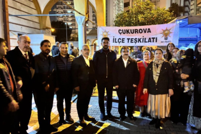 AK Parti Adana İl Kadın Kolları, kandil gecesinde vatandaşlarla buluştu