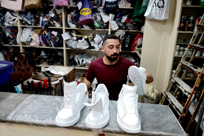 Ayakkabı fiyatları yükseldi, tamirciler yeniden revaçta