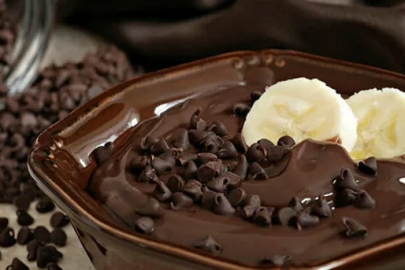 Çikolata Tutkunlarına Özel: Kekten Fondüye, Tatlıdan Toplara Enfes Tarifler