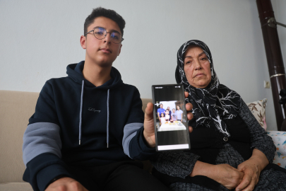 Depremde 3 kardeşini, annesini ve babasını kaybeden Furkan aile fotoğrafında tek başına kaldı