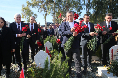 CHP Genel Başkanı Özel Hatay’da deprem şehitlerini andı