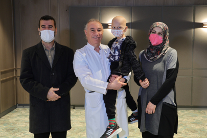 Depremzede Taha'ya babasından ikinci hayat: "Annesi doğurdu, babası can verdi"