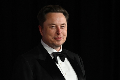 Elon Musk tarih yazdı: Serveti 852 milyar dolara ulaştı, 800 milyar barajını aşan ilk insan oldu