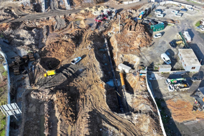 Mersin'de şantiyeye dönen alanda MESKİ'den içme suyu seferberliği