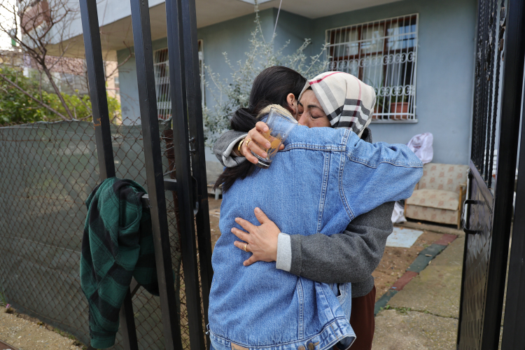 Adana'da arkadaş kurbanı genç kız teslim oldu IBAN oyunu hapisle bitti 3