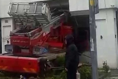 Büyükçekmece’de vinç polikliniğe daldı: 2 yaralı