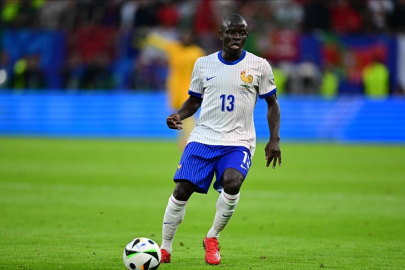 N’GOLO KANTÉ KİMDİR, KAÇ YAŞINDA, NERELİ? FENERBAHÇE’YE GELDİ Mİ? KARİYERİ VE OYNADIĞI TAKIMLAR