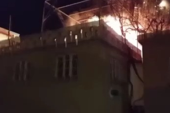 Yanan ev kullanılamaz hale geldi