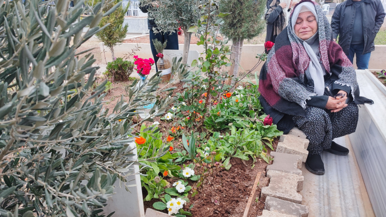 6 Şubat'ın 3. yılında Adana'da gözyaşları sel oldu Nurdağı'nı size mezar eyledim 4