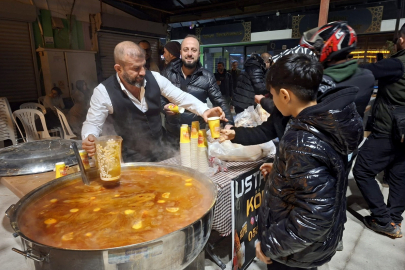 6 Şubat’ın yıl dönümünde Uzun Çarşı’da 'birlik ve dayanışma' tablosu
