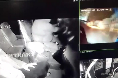 Adana’da minibüs ile otomobil kafa kafaya çarpıştı