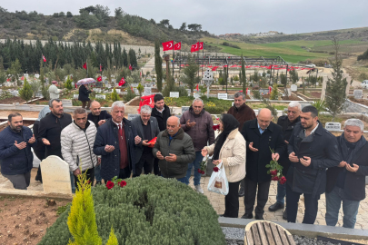 Anahtar Parti Adana Teşkilatı deprem şehitlerini dualarla andı