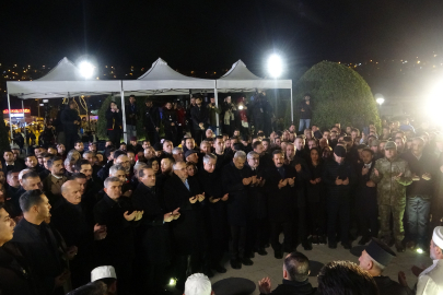 Asrın felaketinin 3'üncü yıl dönümünde Hatay'da binlerce kişi sessiz yürüyüş gerçekleştirdi