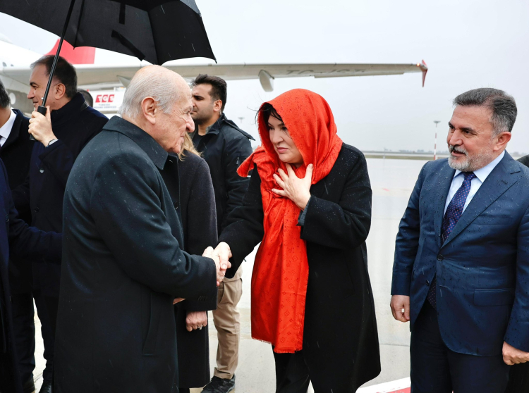 Devlet Bahçeli deprem yıl dönümünde Adana’da karşılandı