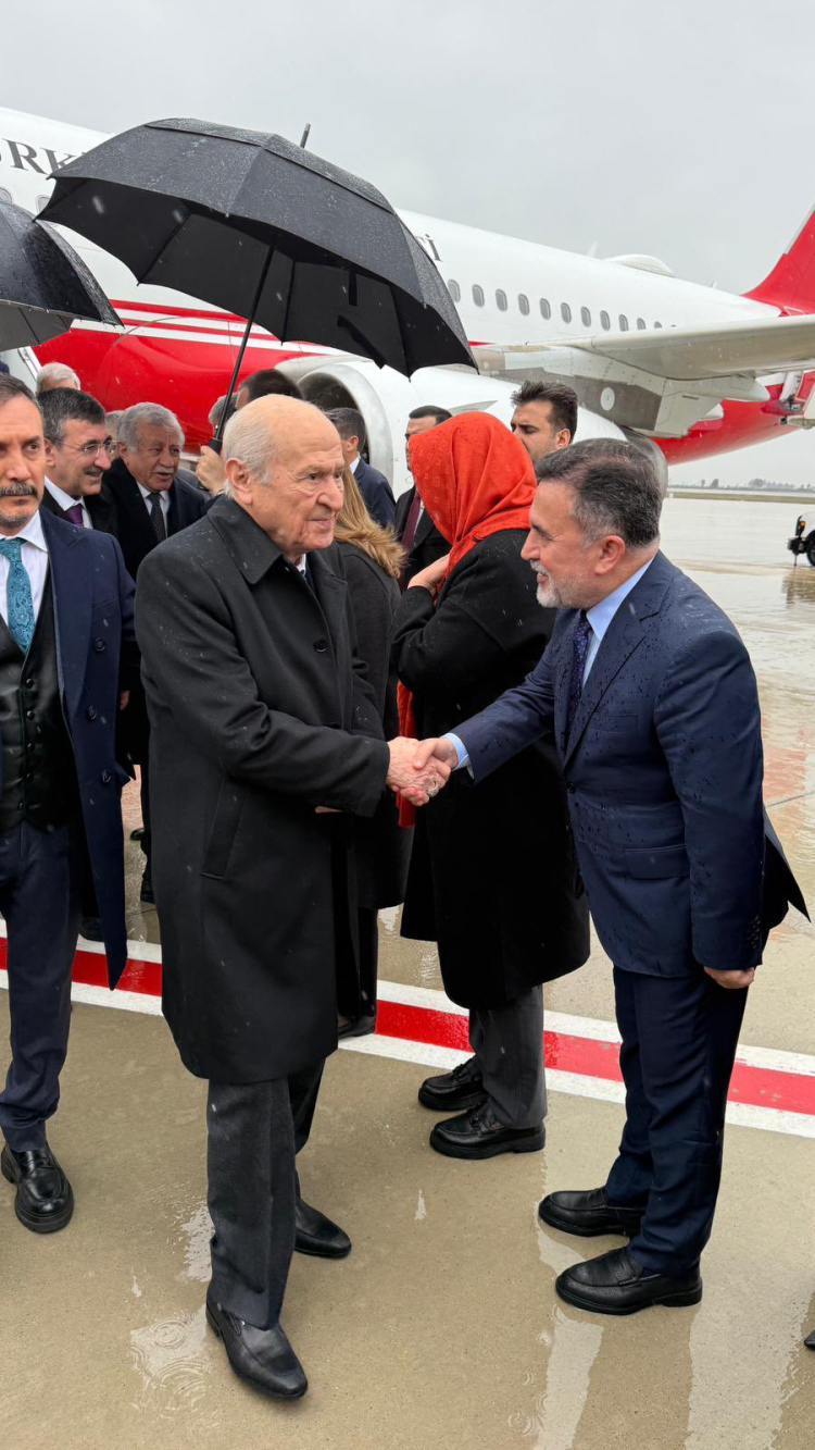 Devlet Bahçeli deprem yıl dönümünde Adana’da karşılandı 2