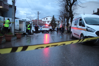 Emekli polis dehşet saçtı: Eşini ve MHP ilçe başkanını silahla vurarak öldürdü