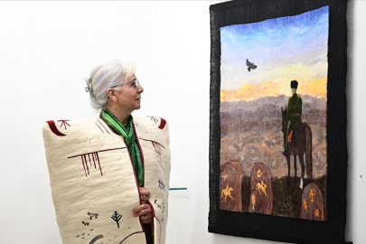 Türk medeniyetinin binlerce yıllık kaya resimleri keçeyle sanata dönüştü