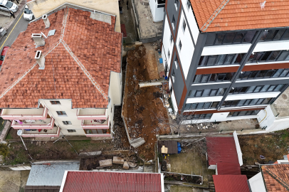 Ankara’da istinat duvarı çöktü, 5 binada boşaltıldı